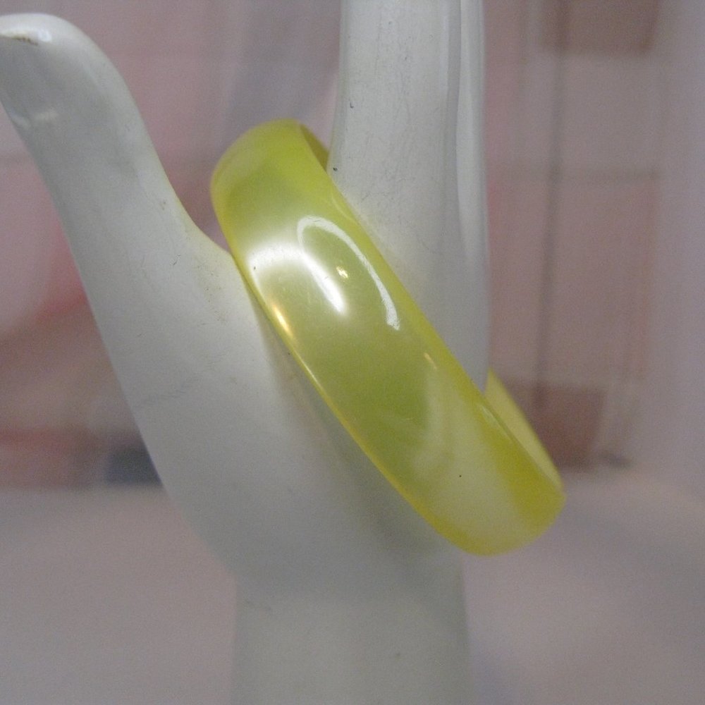 Vintage Yellow Pearlized Plastic Bangle Bracelet